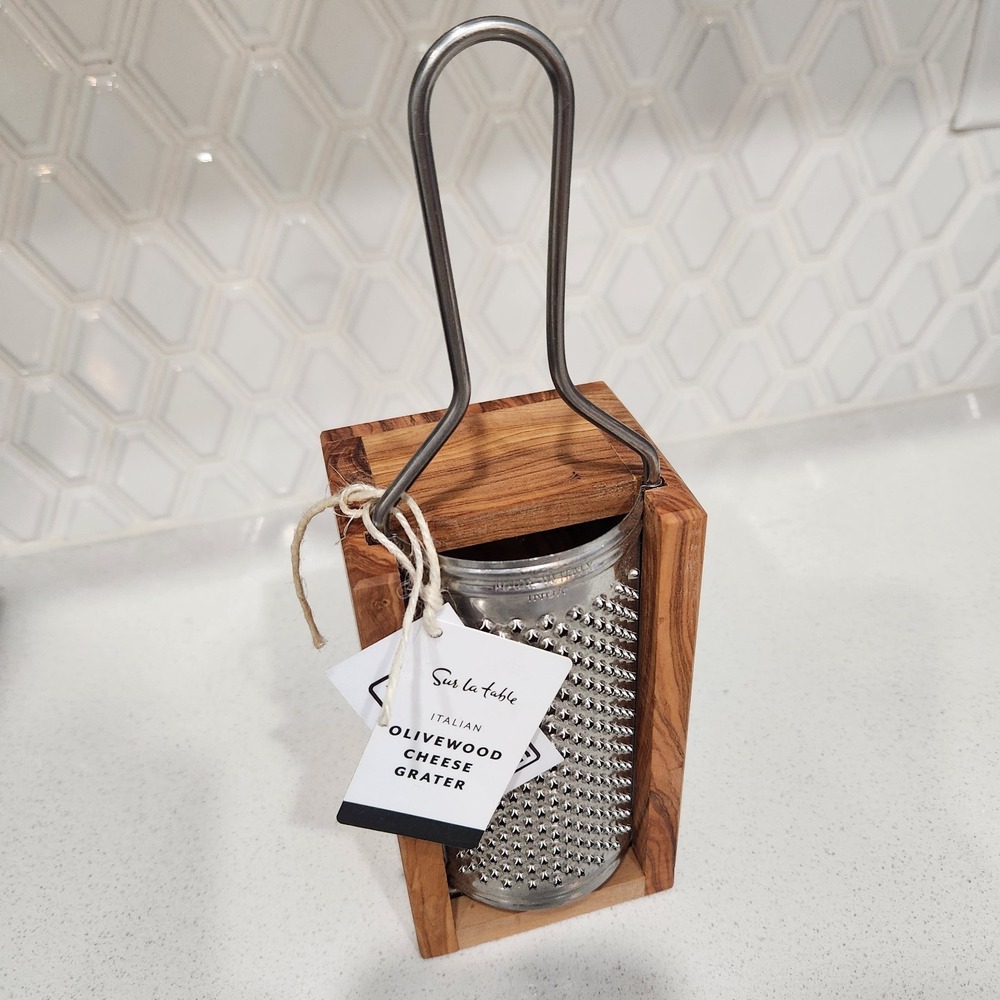 New Handcrafted Italian Olivewood Cheese Grater By Sur La Table Rustic Durable‎ - Picture 2 of 10